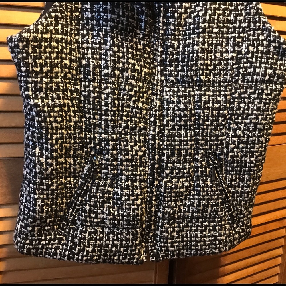 White House Black Market Black & White Boucle Vest - Picture 9 of 12